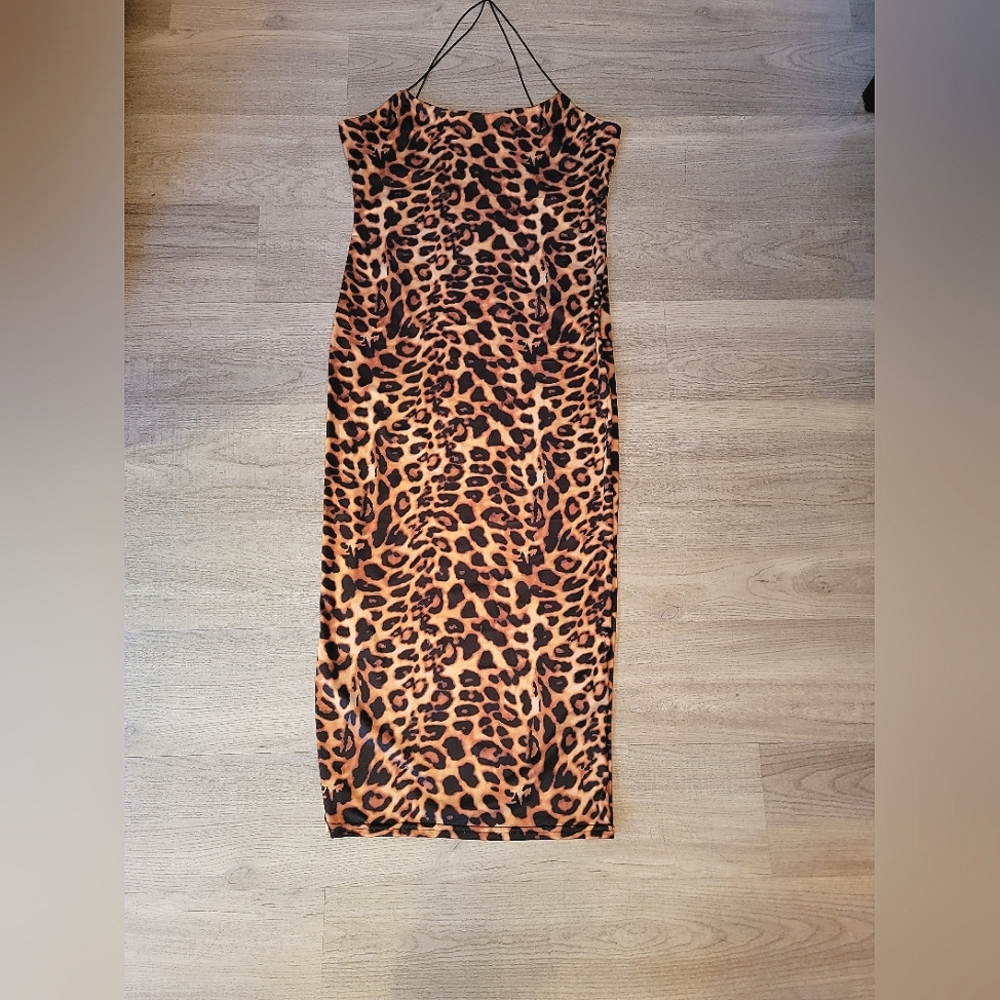 Knee- length dress